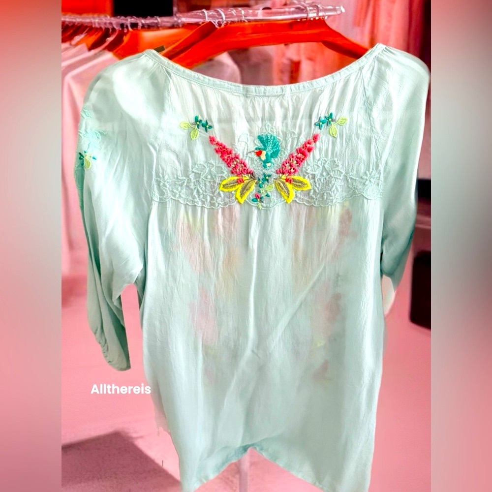 HPπJohnny Was Top with embroidered flowers - Picture 12 of 16